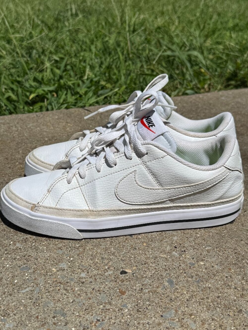 Nike Court Legacy Womens 8.5 White Sneakers Retro Tennis Clean Girl Y2K 4060